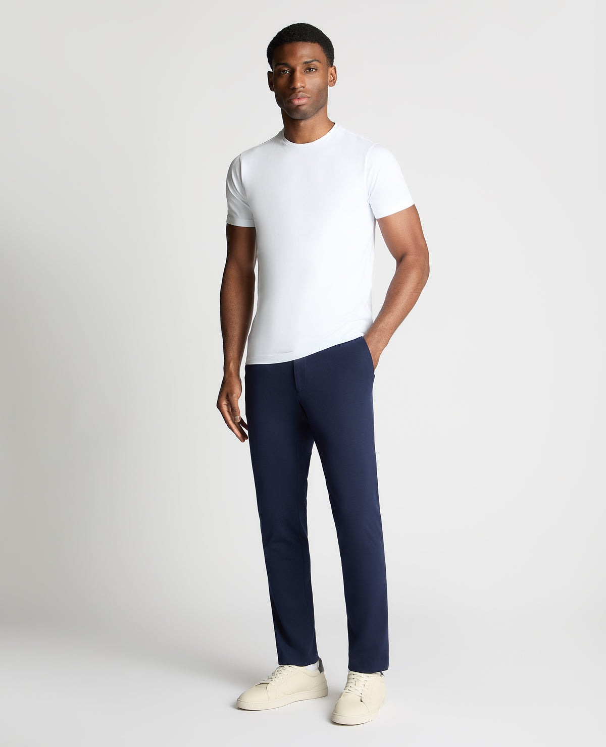 Man wearing a navy trouser
