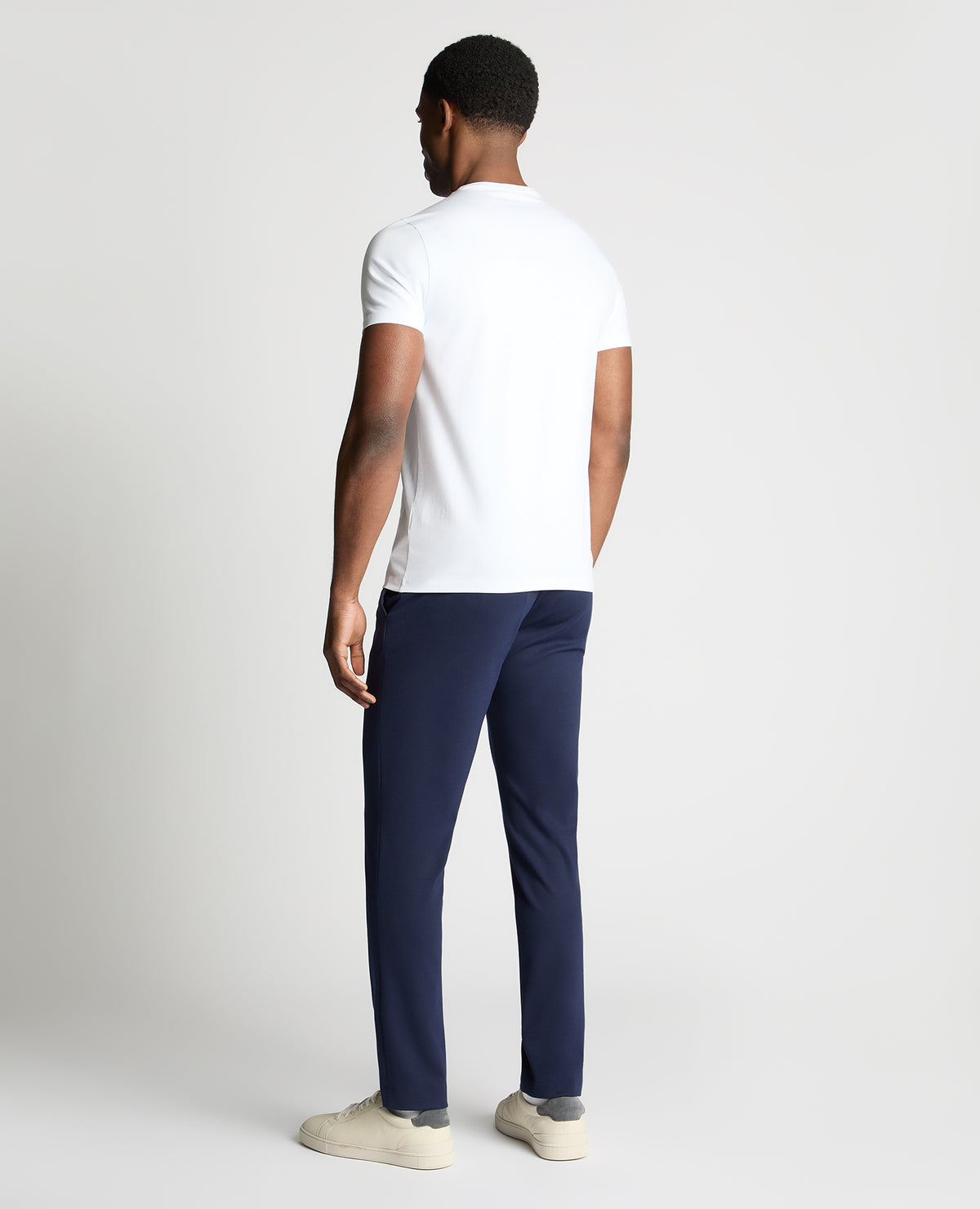 Man wearing a navy trouser