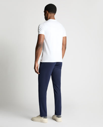 Man wearing a navy trouser