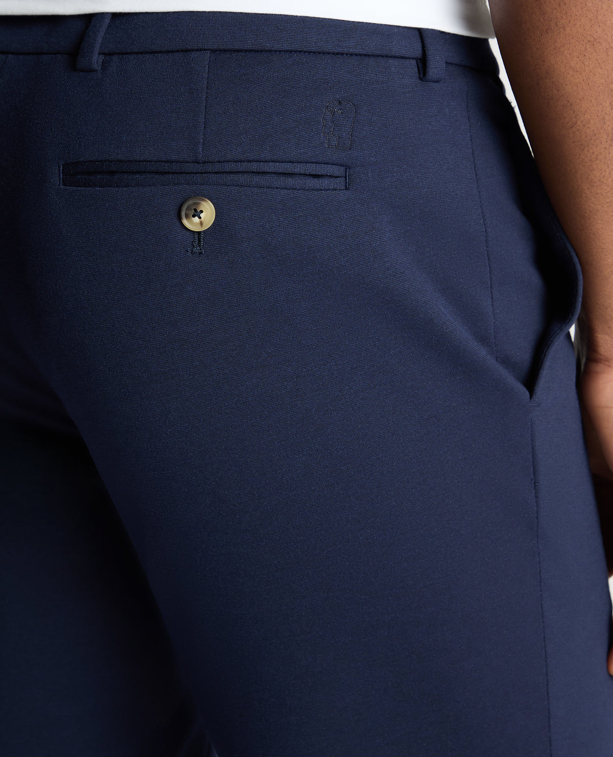 Man wearing a navy trouser