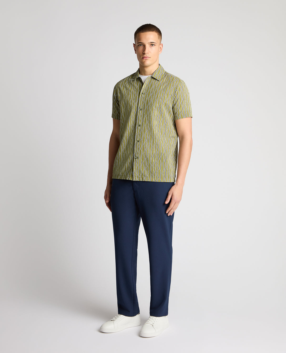 Man wearing a blue trouser