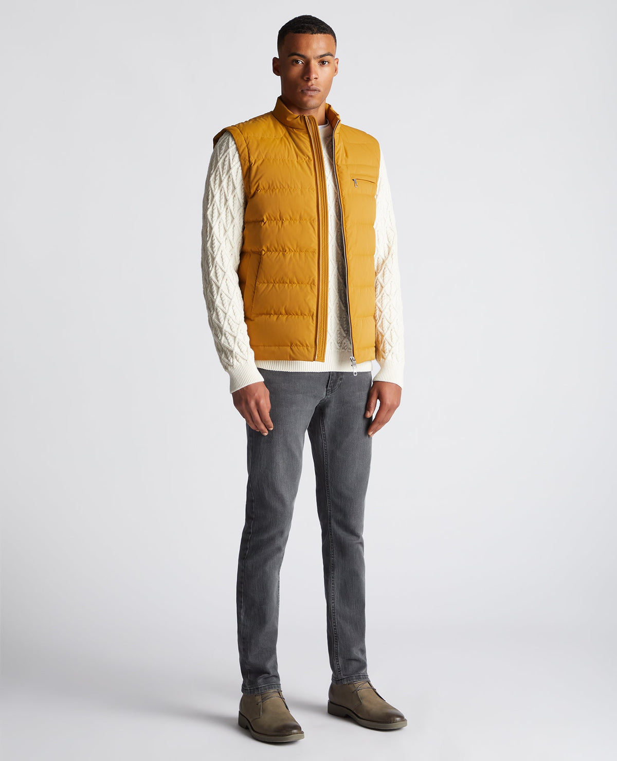 Man wearing a orange Regular Fit Quilted Gilet