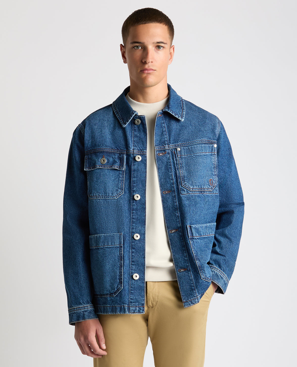 Man wearing a blue Regular Fit Denim Jacket
