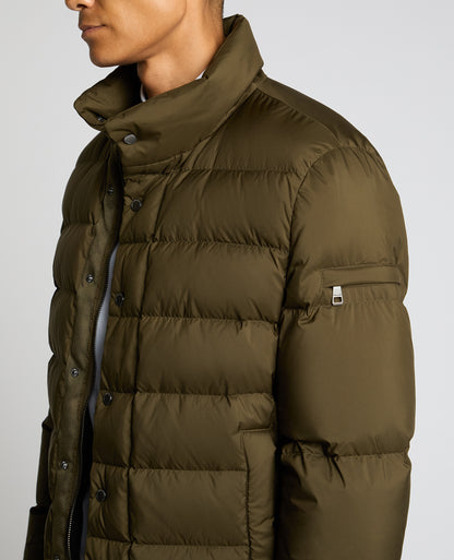 Man wearing a green Regular Fit Quilted Jacket