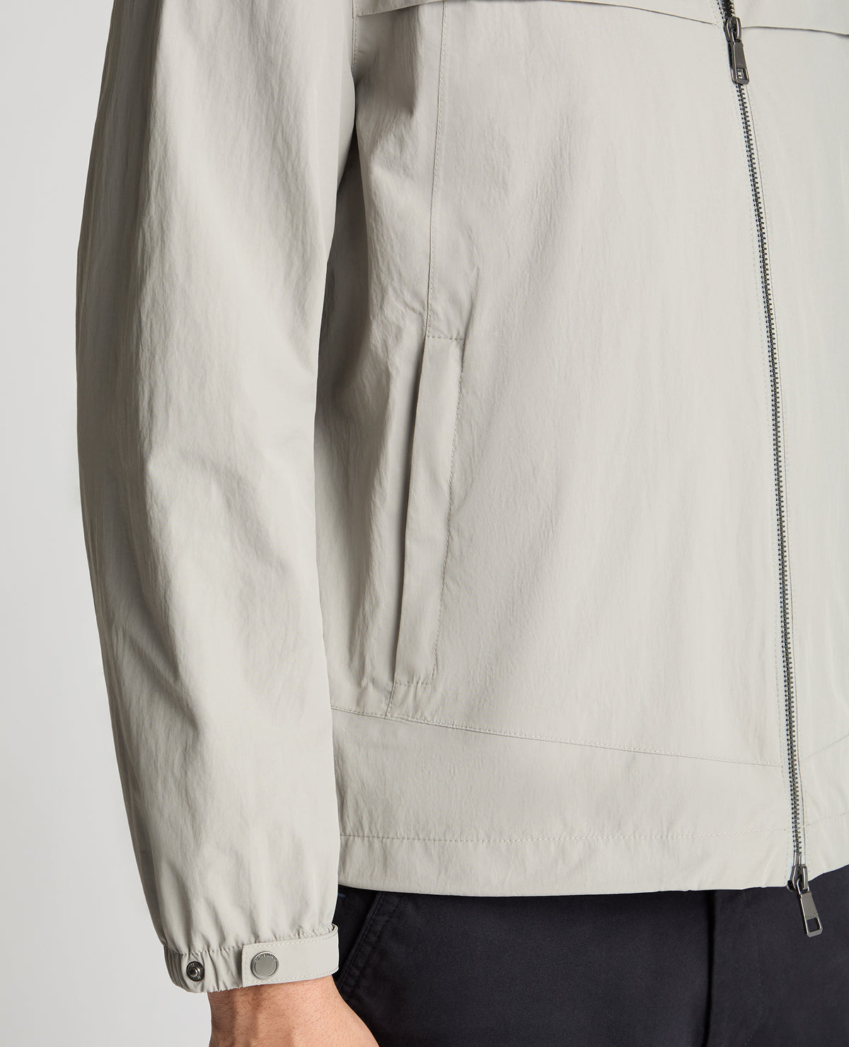Man wearing a Grey jacket