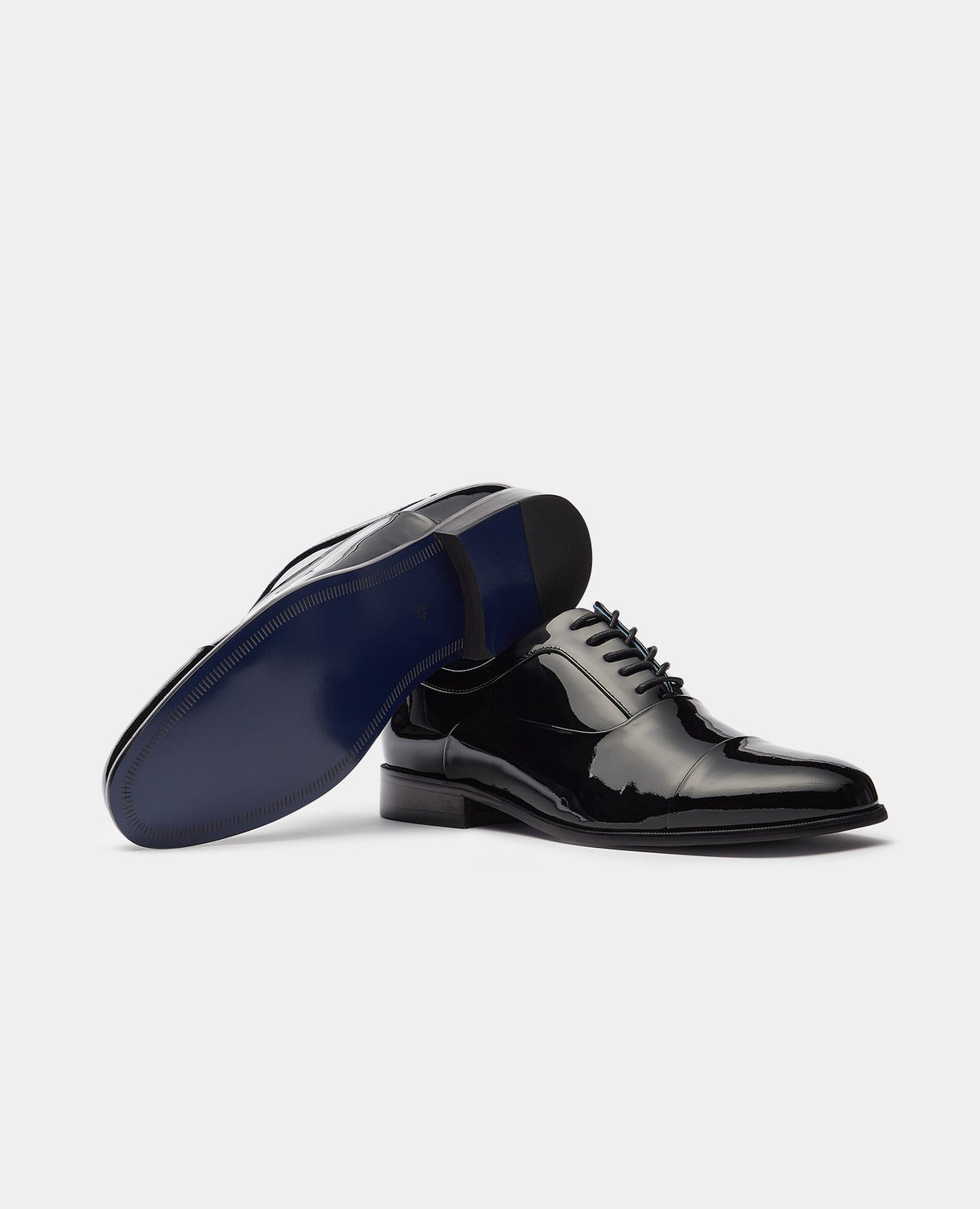 Man wearing a black Leather Prato Shoe