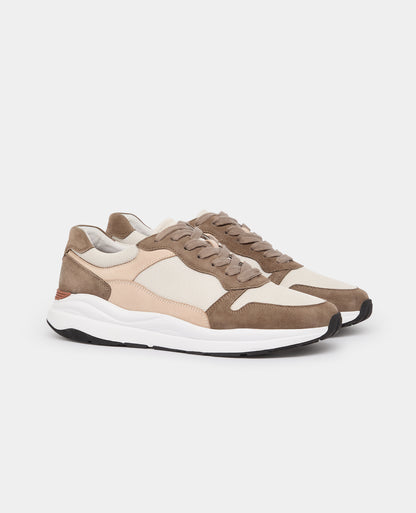 Man wearing a sand Suede Albi Trainer