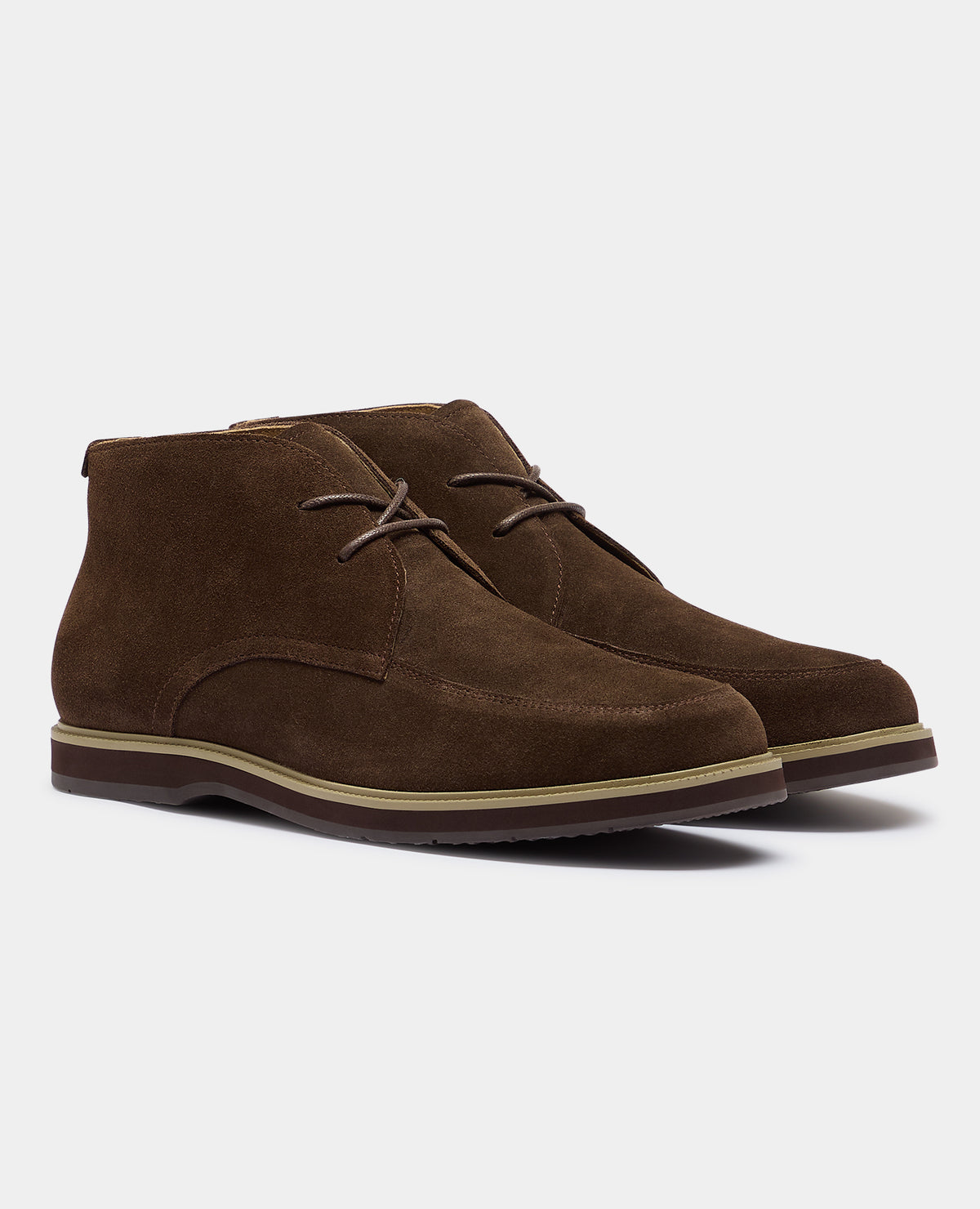 Man wearing a brown Shoe