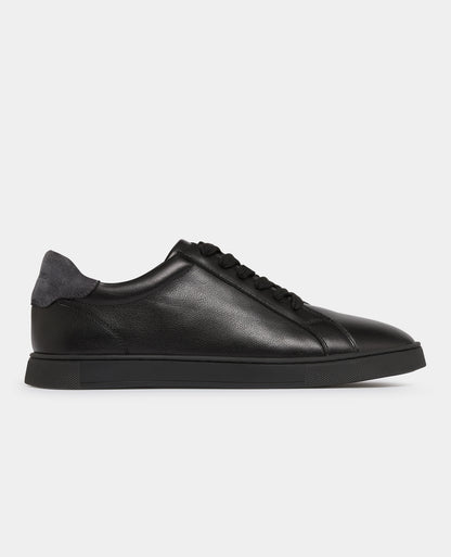 Man wearing a White Shoe