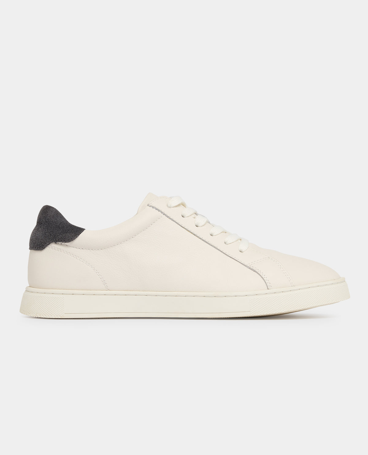Man wearing a cream Shoe