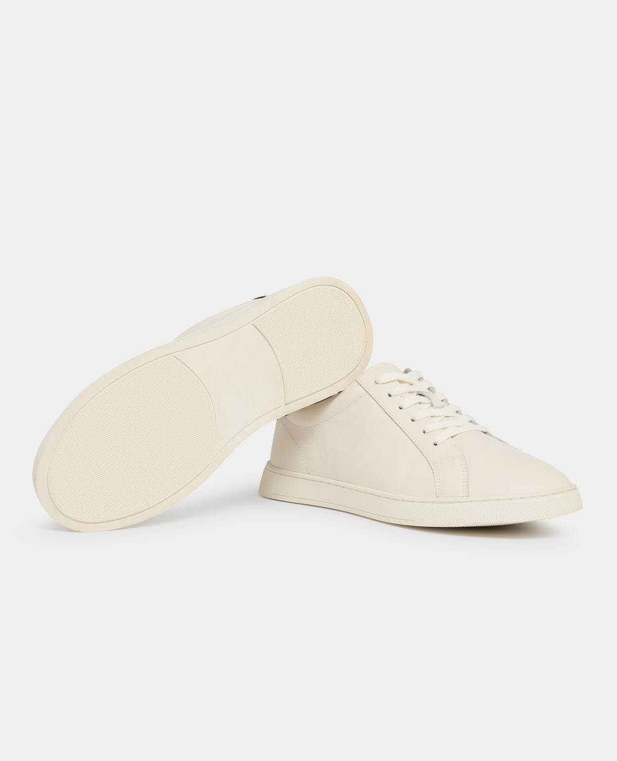 Man wearing a cream Shoe